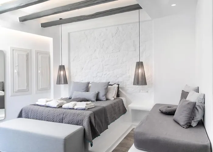 El_puerto Luxury Port * Naxos City